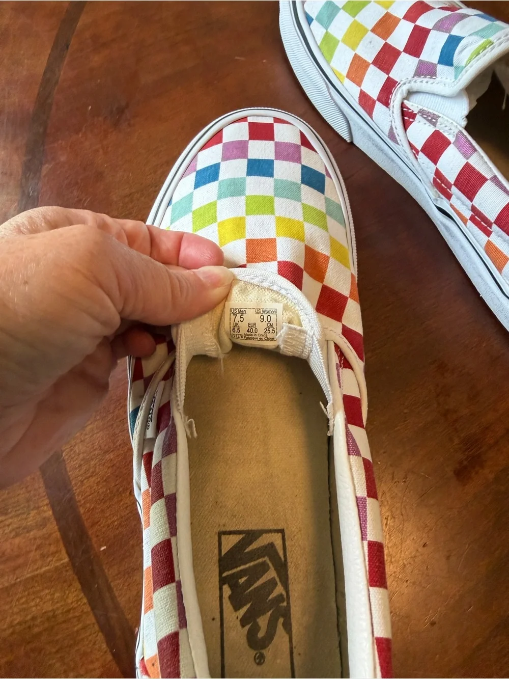 Vans Low Top Sneakers Rainbow Checkerboard Slip on Shoes Women’s Size 9